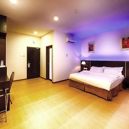 Ernes Hotel Alma Bukit Mertajam Ngoại thất bức ảnh