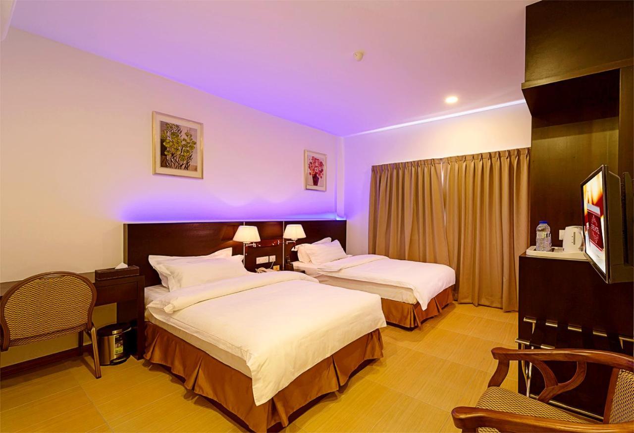 Ernes Hotel Alma Bukit Mertajam Ngoại thất bức ảnh